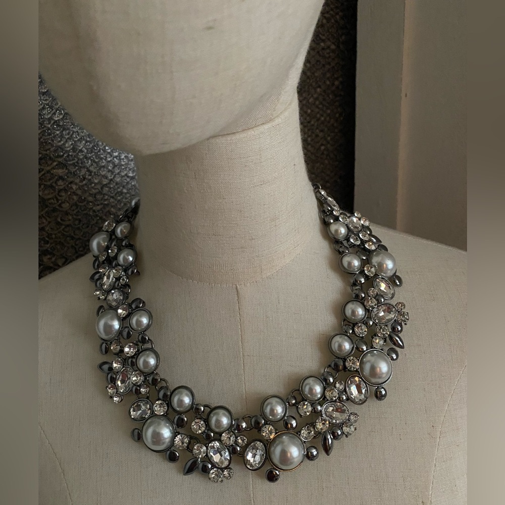 Eye Candy Statement Pearl/Crystal Necklace - Picture 2 of 4